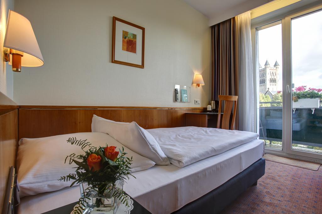 Trip Inn Hotel Esplanade, Duesseldorf Extérieur photo